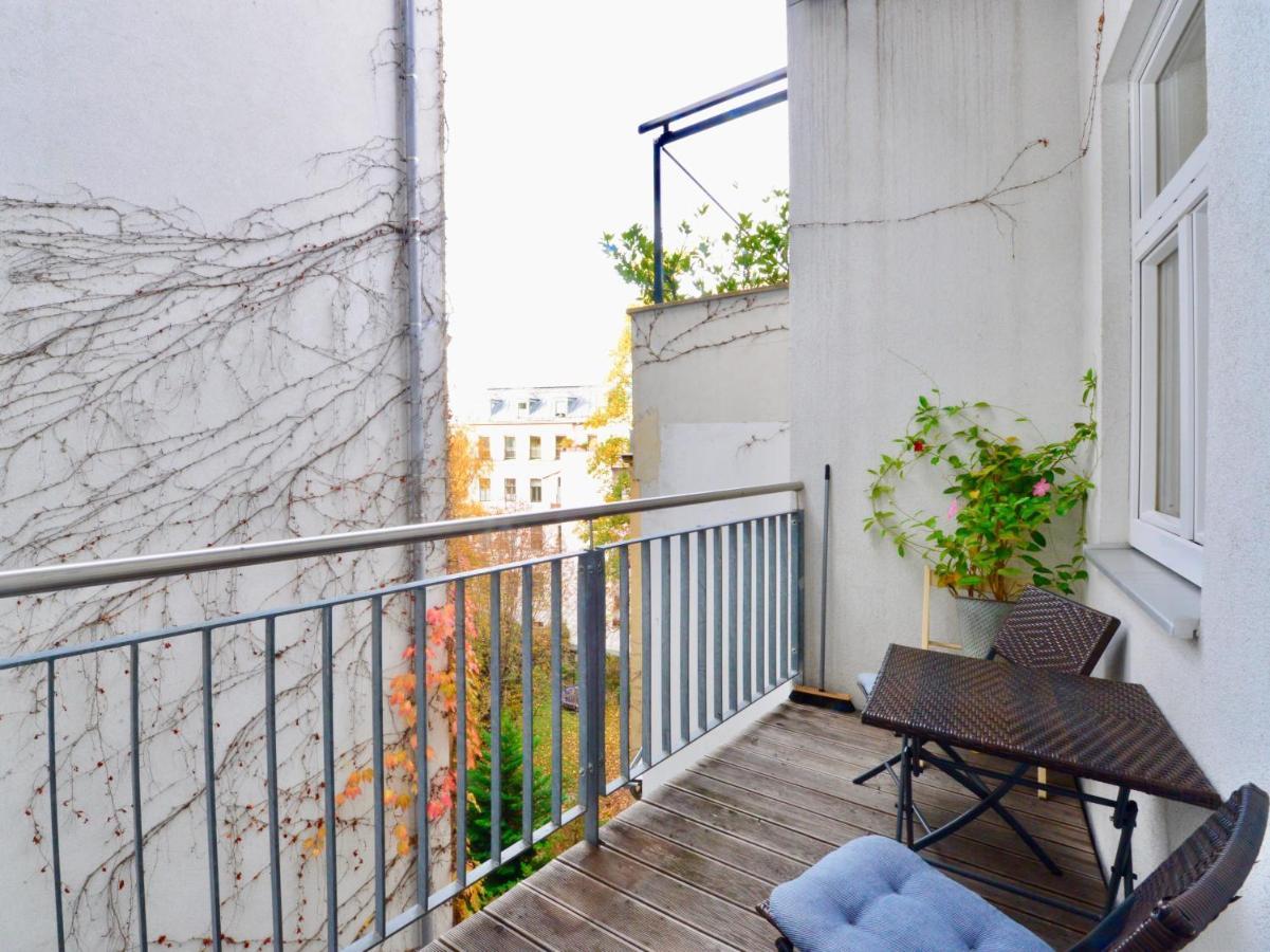 Beautiful Flat Next To Karlskirche Відень Екстер'єр фото