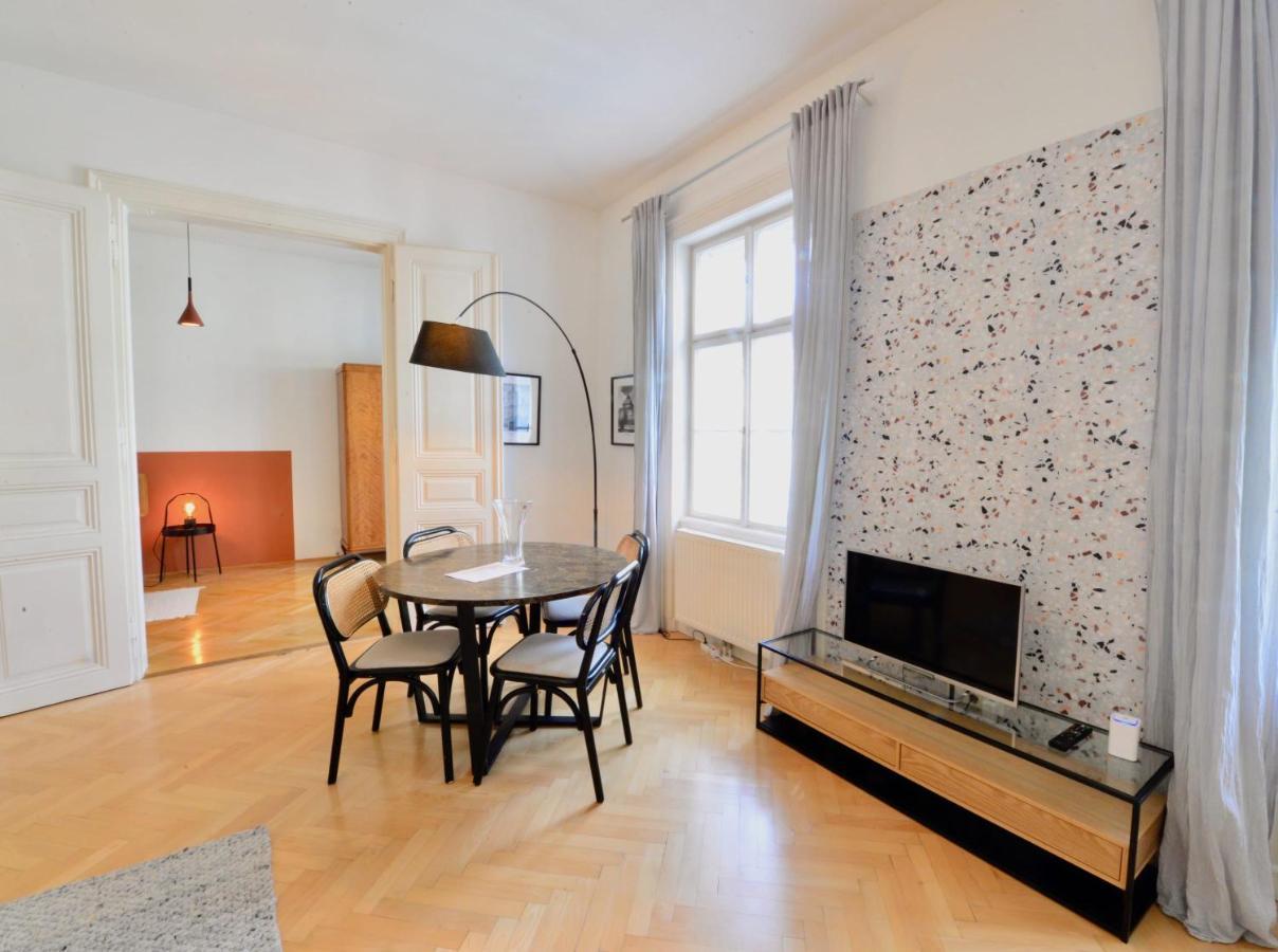 Beautiful Flat Next To Karlskirche Відень Екстер'єр фото