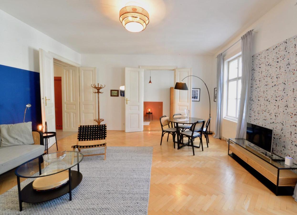 Beautiful Flat Next To Karlskirche Відень Екстер'єр фото